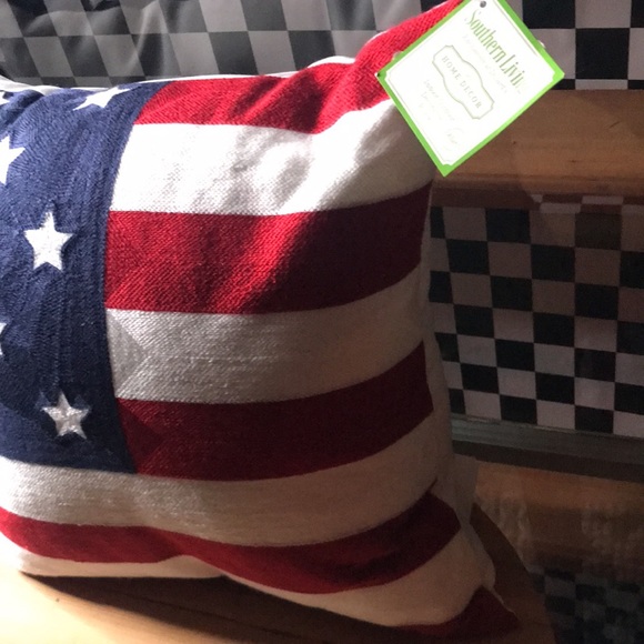 The Outdoor Living Collection by Southern Living American Flag Pillow 🇺🇸 - Picture 5 of 16